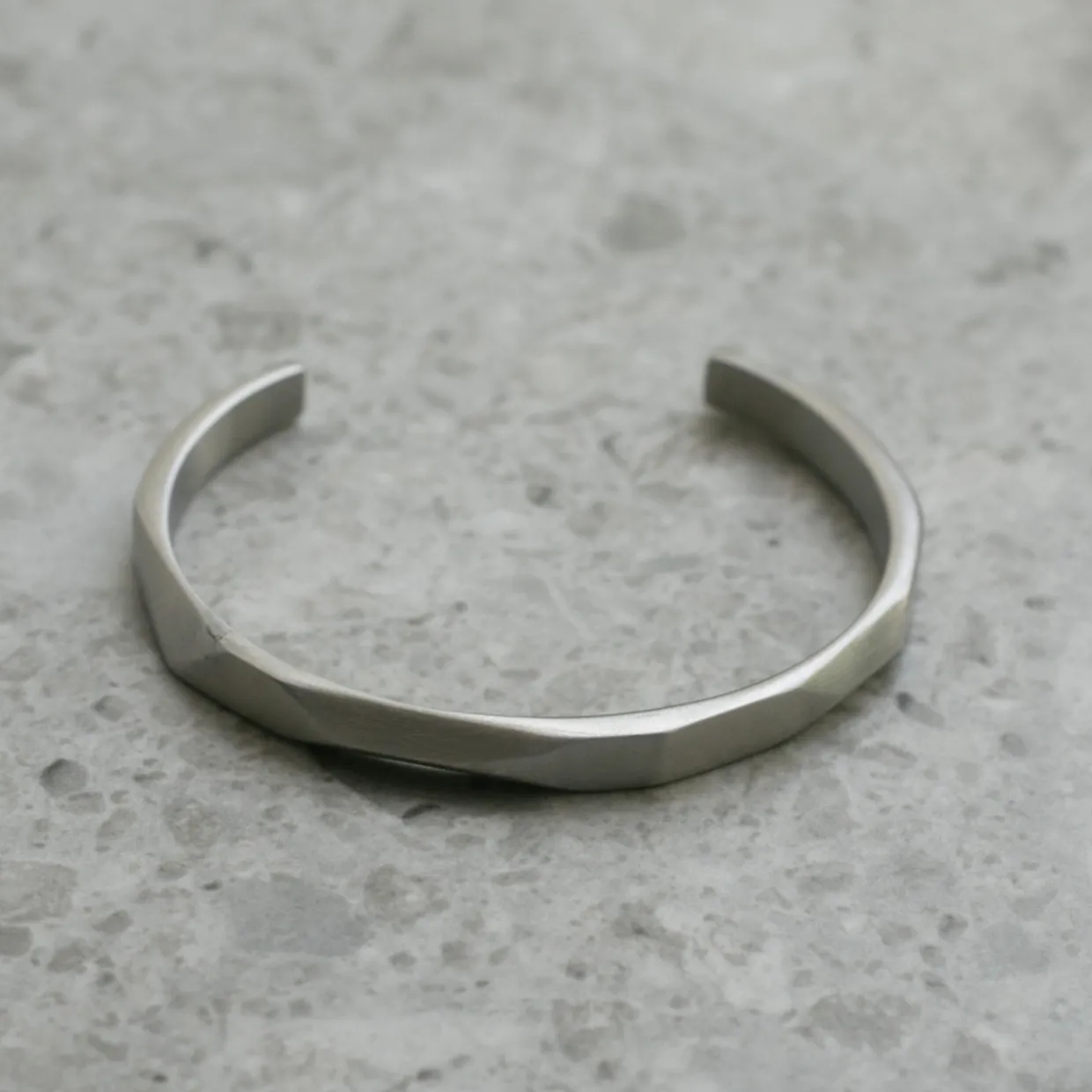 Armband Fasett matt stål