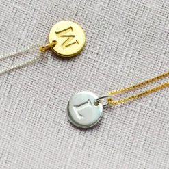 Berlock Mini Letter Guld B