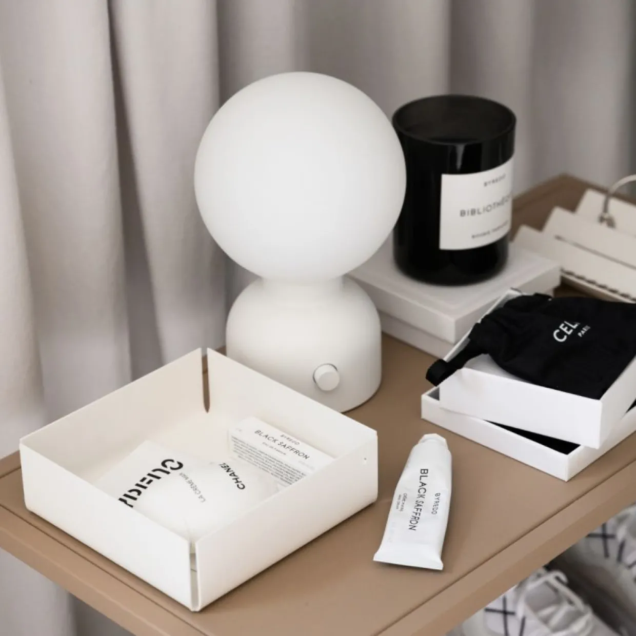 Bordslampa Pluggie Vit