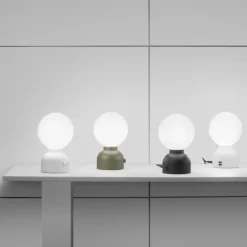 Bordslampa Pluggie Vit