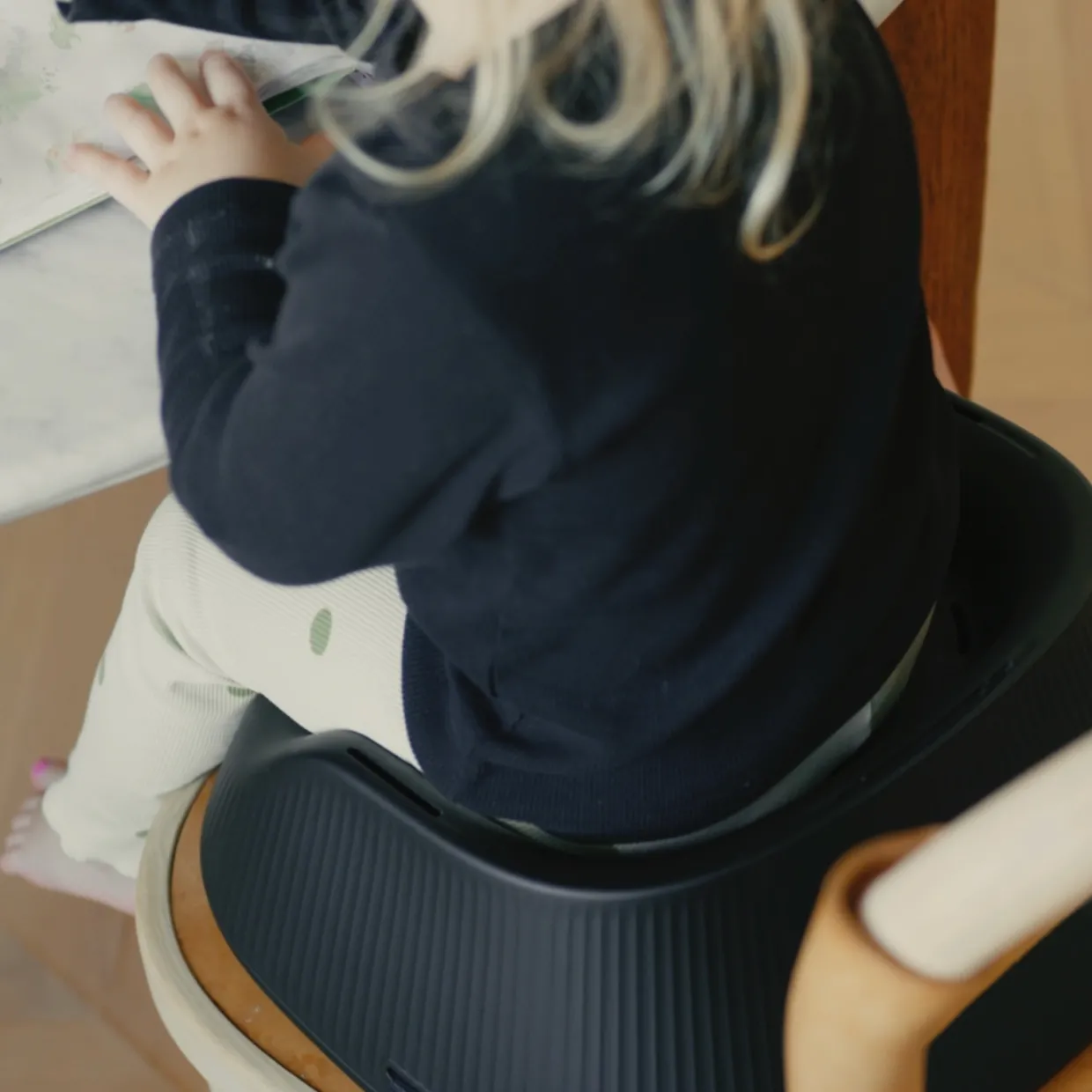 Bärbar barnstol Hannie Charcoal Black