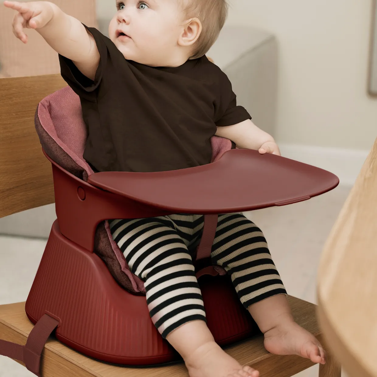 Bärbar barnstol Hannie Mahogany Red