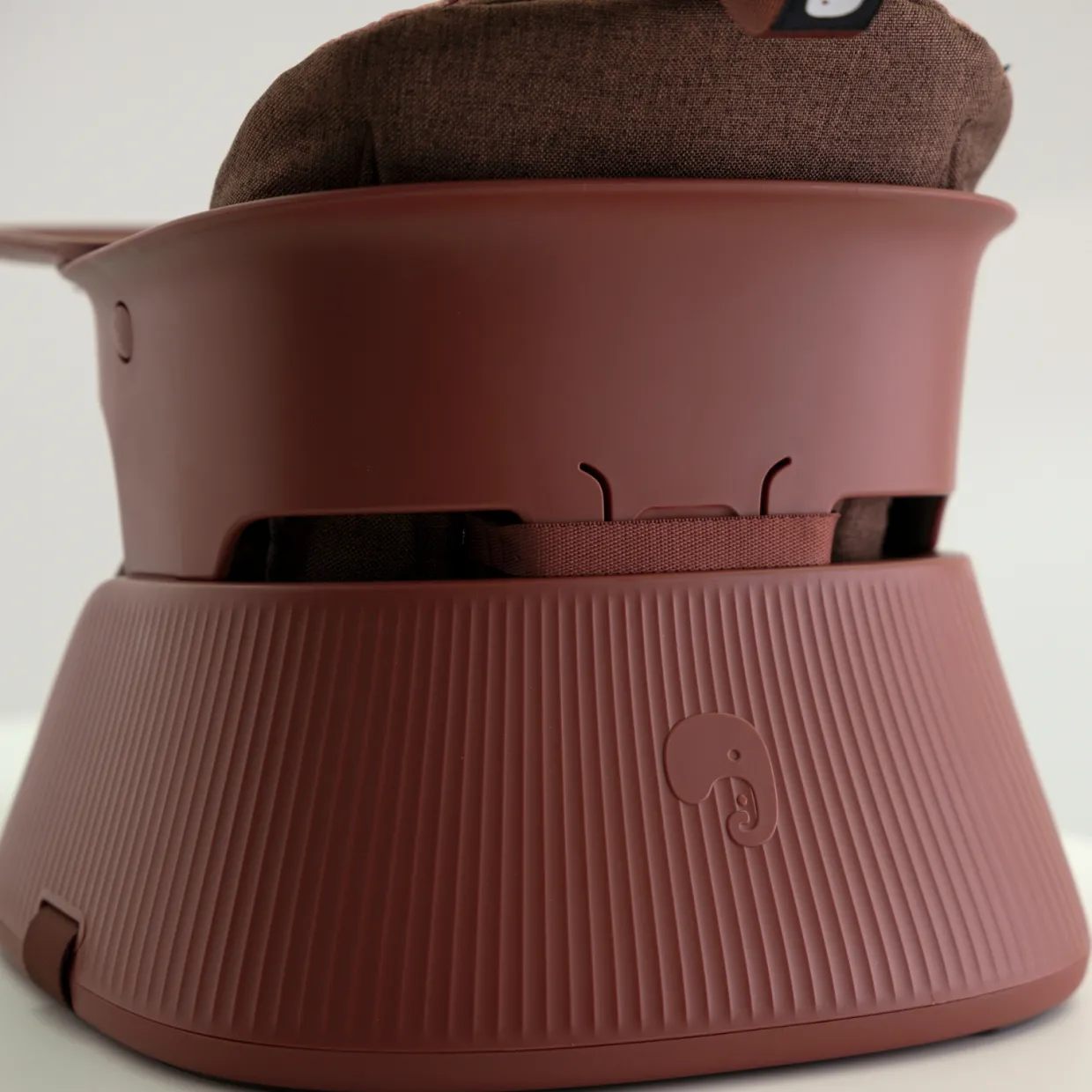 Bärbar barnstol Hannie Mahogany Red