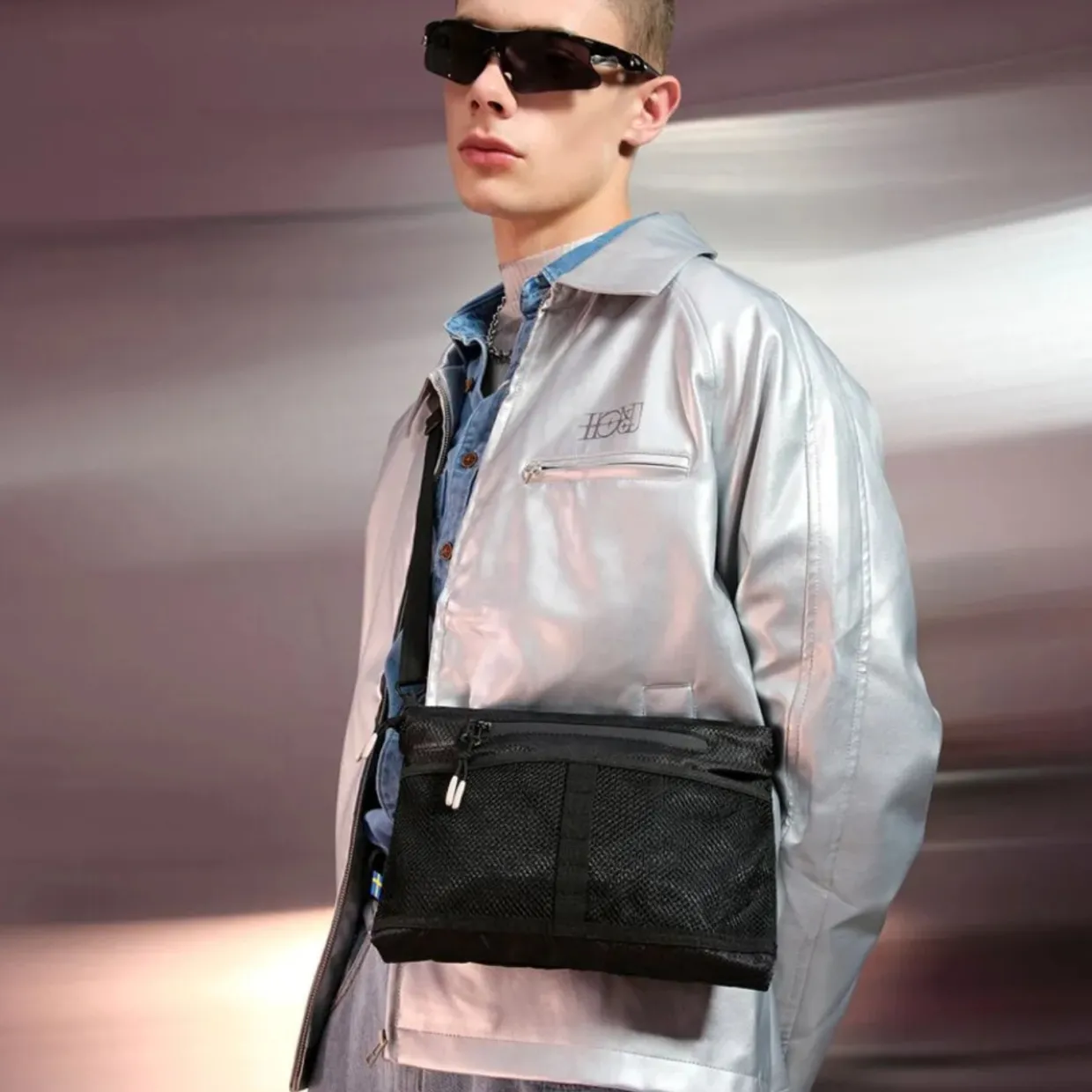 Crossbody Lightweight - Svart