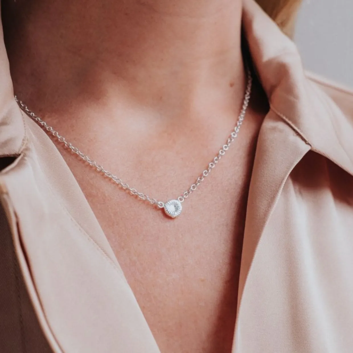 Halsband Knappkorall