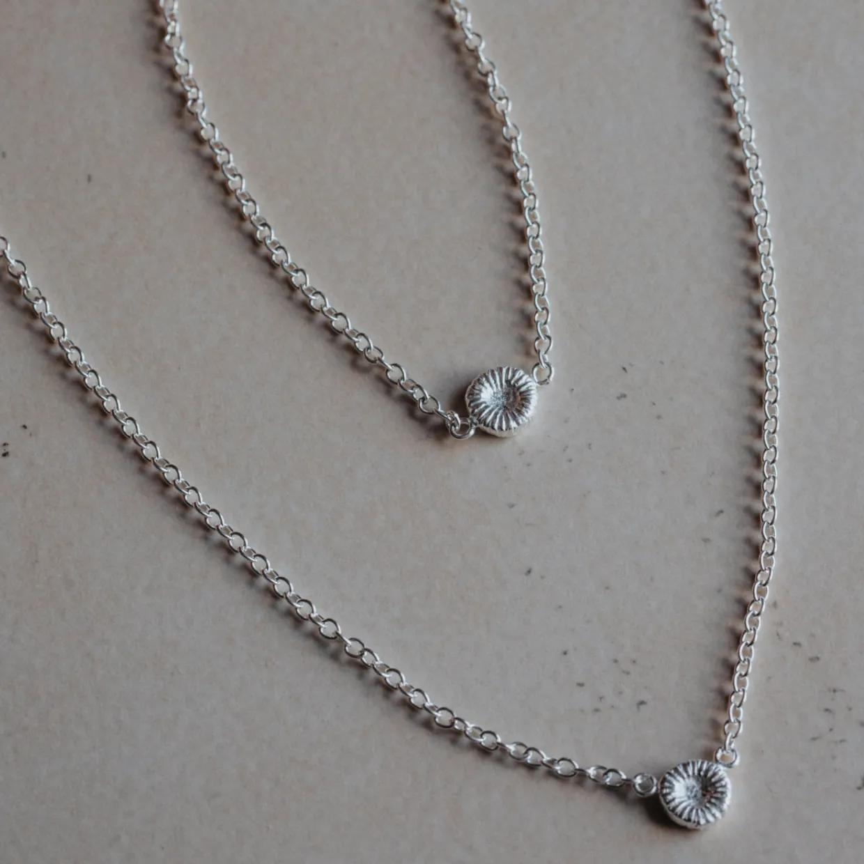 Halsband Knappkorall