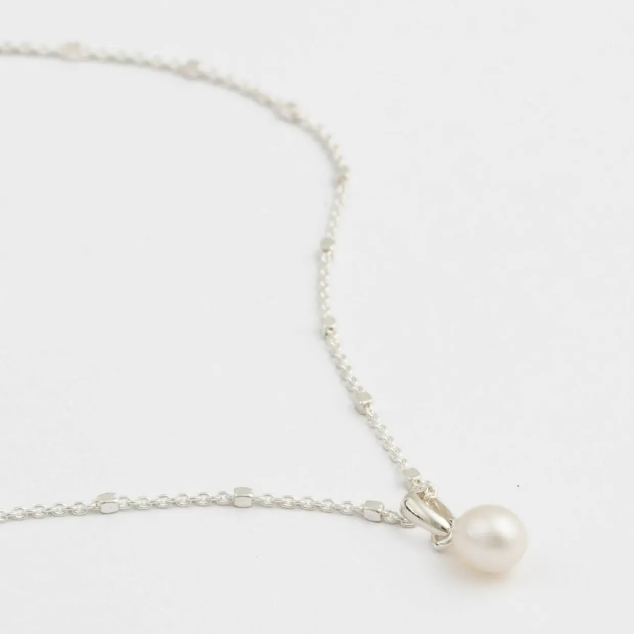 Halsband Treasure Single Pearl Silver
