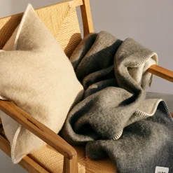 Loungefåtölj m flätad sits Alma Ek