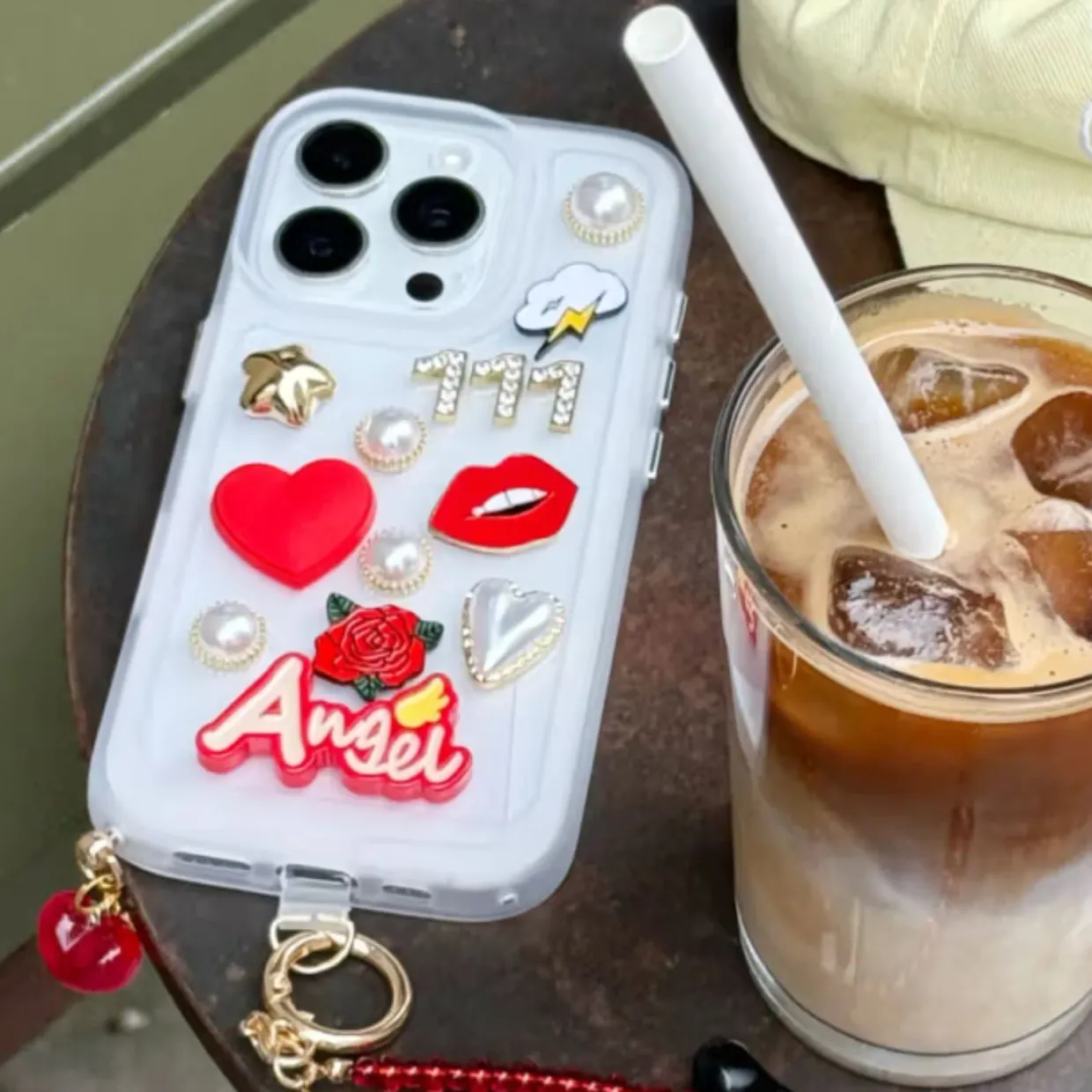 Mobilskal DRM-LND iPhone14 PRO Vit