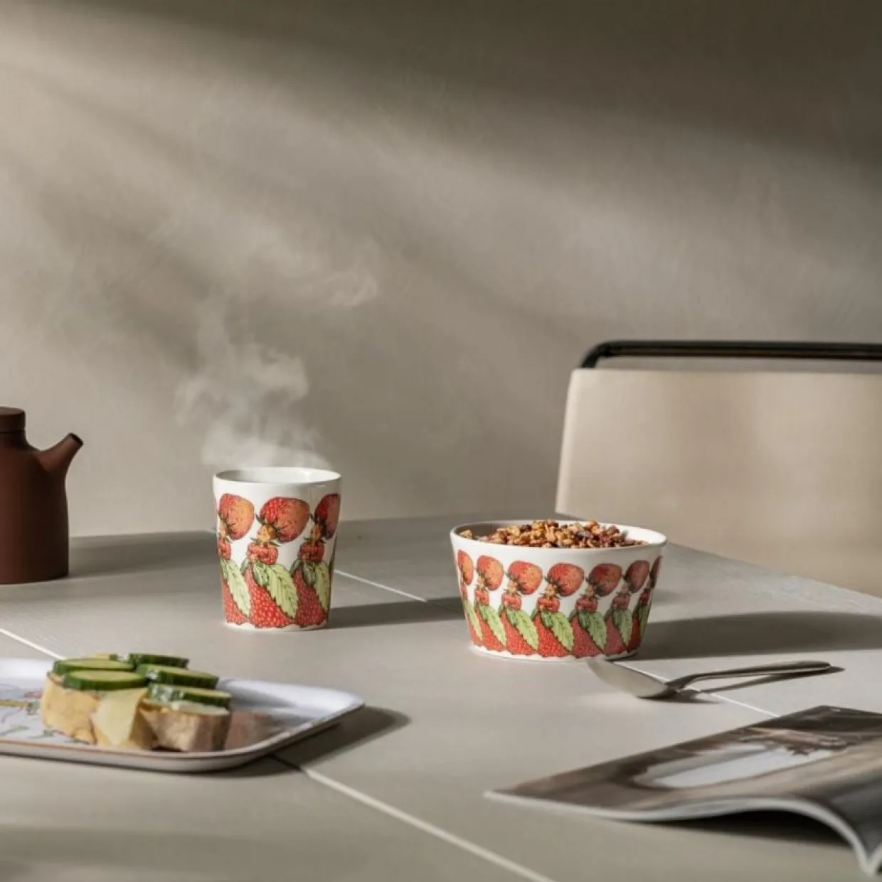 Mugg Jordgubbsfamiljen 28 cl