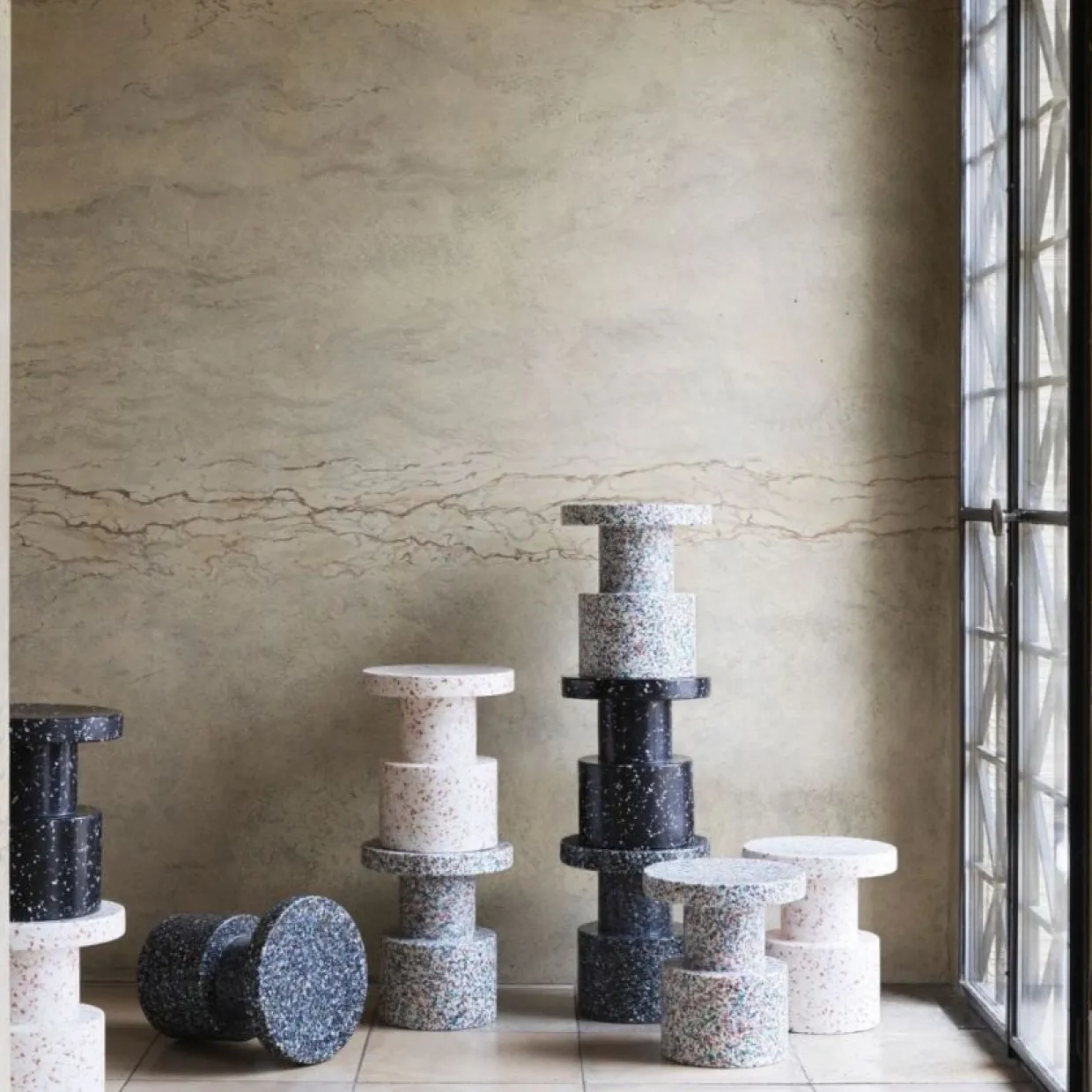 Pall / Sidebord Bit Vit