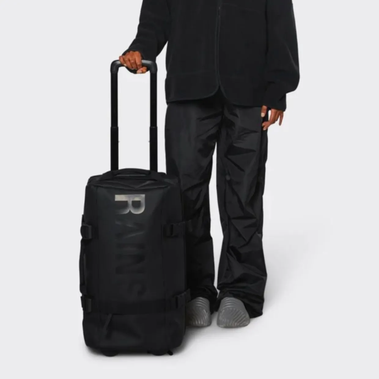 Resväska Rains Travel bag Svart