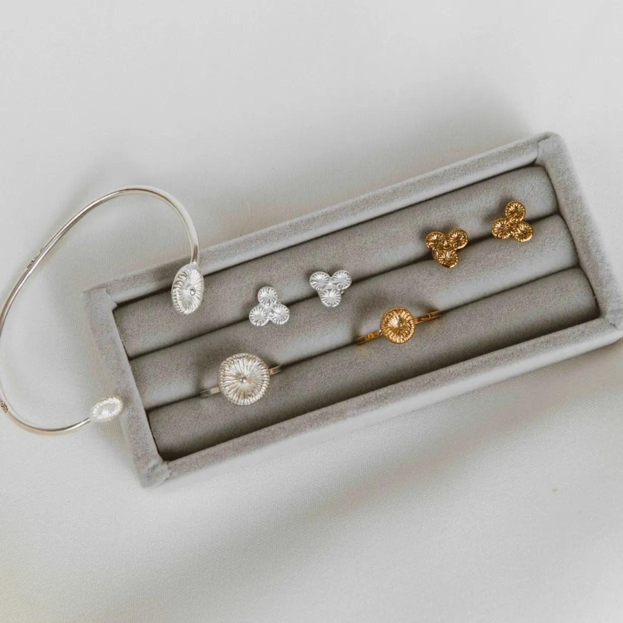 Örhänge Knappkorall Brissund