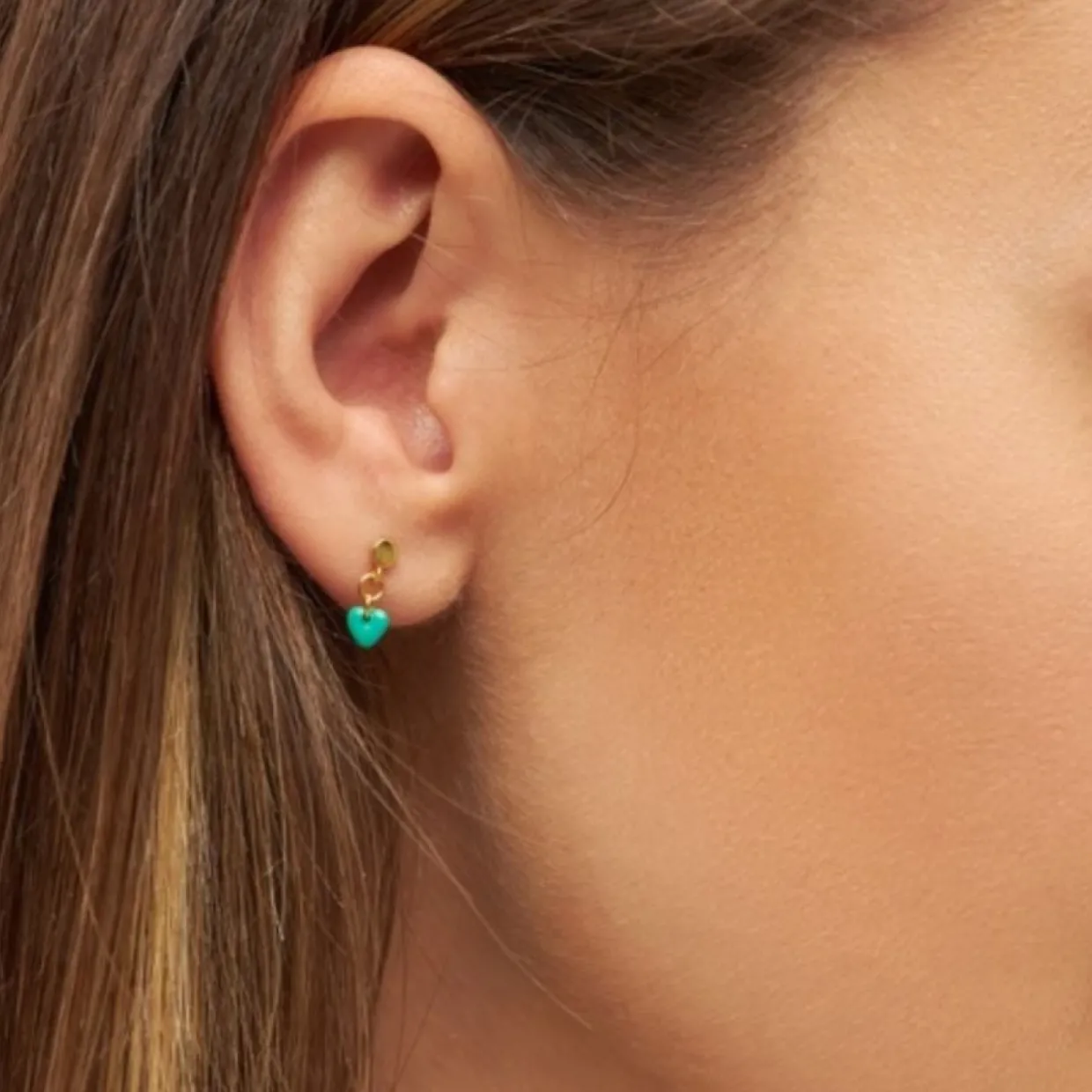 Örhänge Topping Short Love Grön