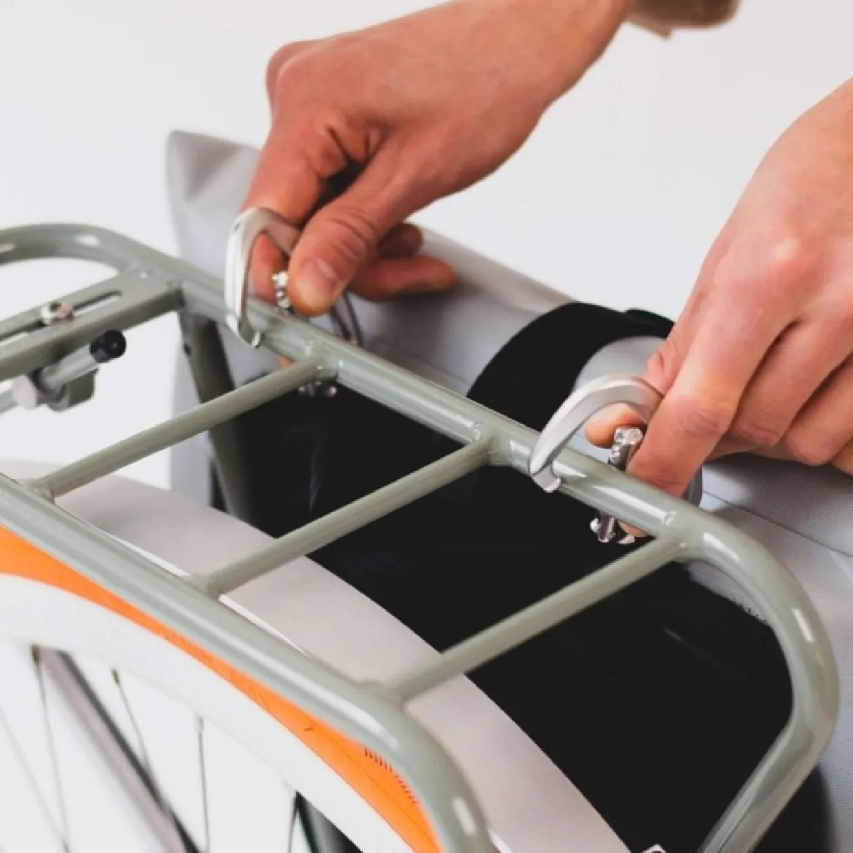 Ryggsäck Pannier rolltop (incl 2 carabiners) Svart