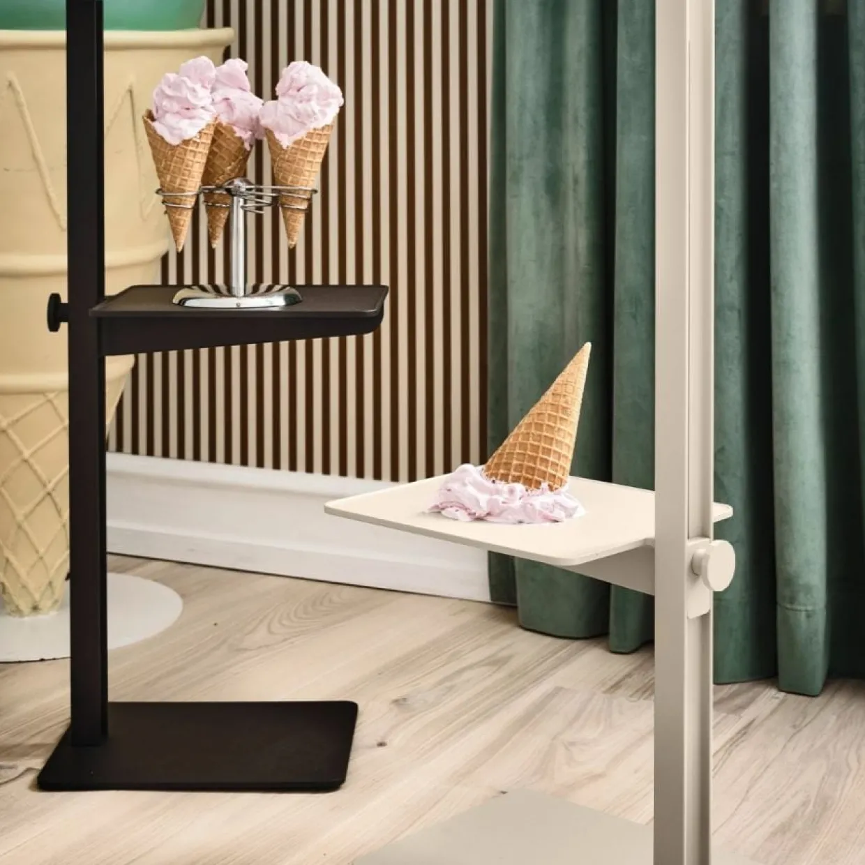 Sidobord Museum Beige