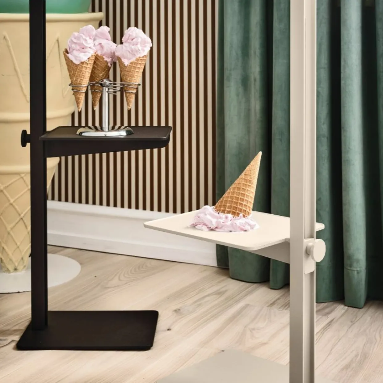 Sidobord Museum Mörkbrun