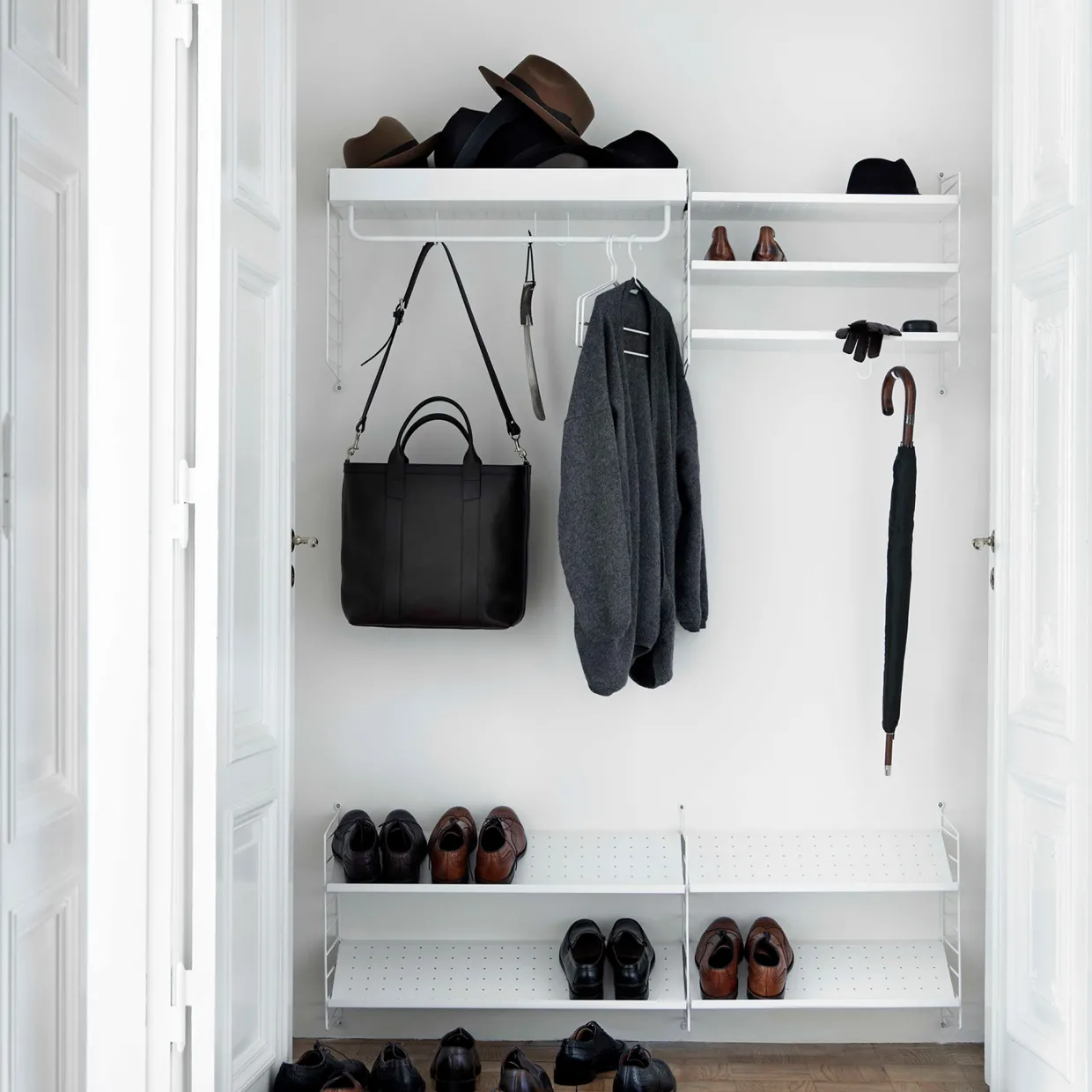 Skohylla 58x30 svart