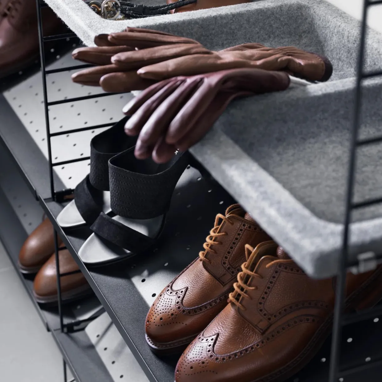 Skohylla 78x30 svart