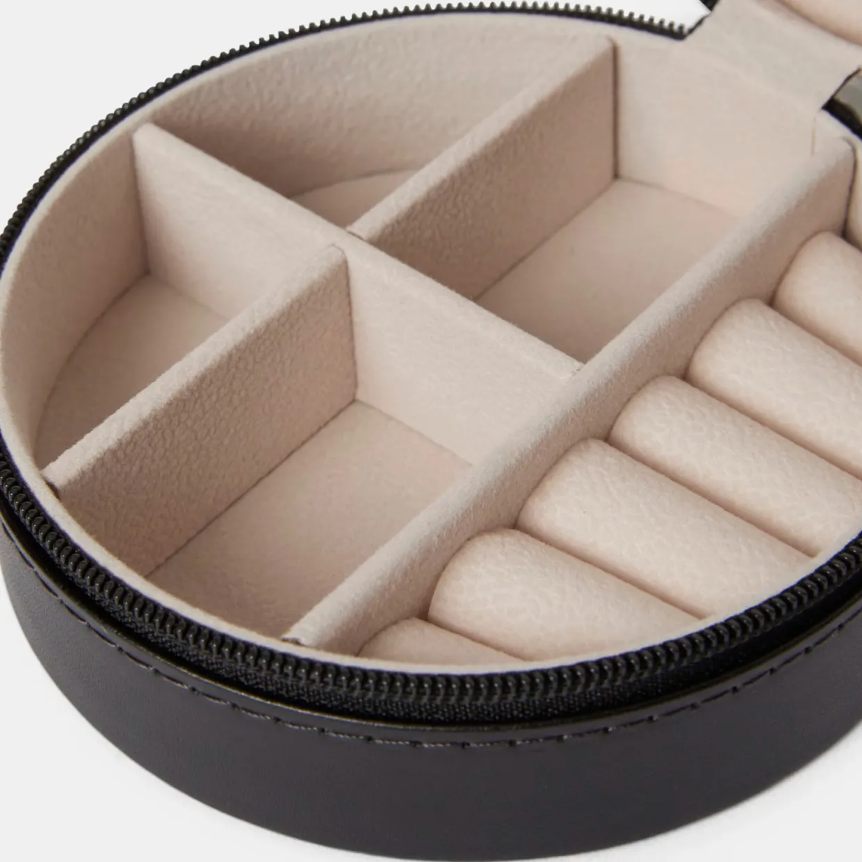 Smyckesskrin Jackie rund svart