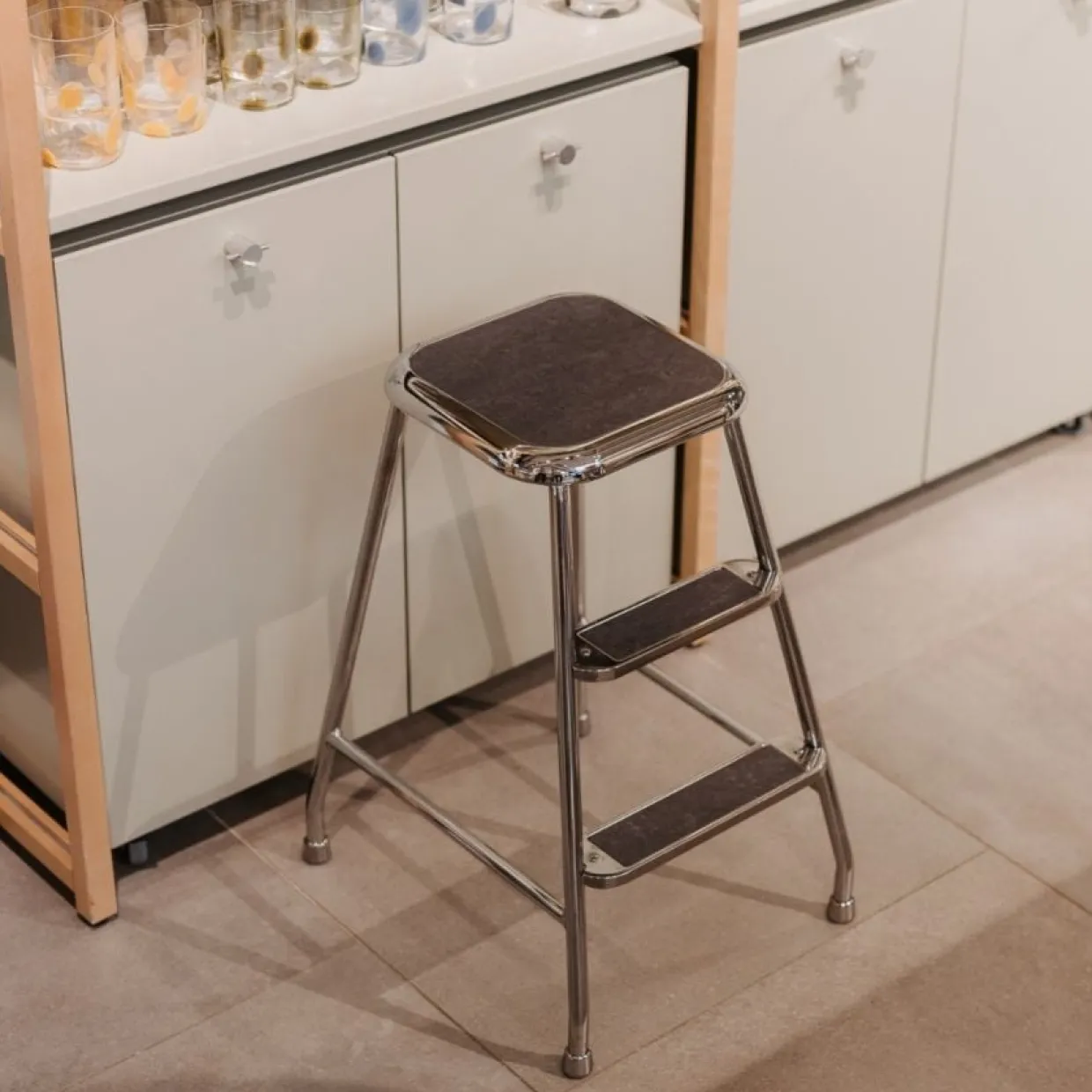 Stegpall Lindqvistpallen Krom/mörk grå