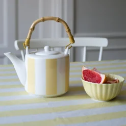 Tekanna med bambuhandtag 1,2 L