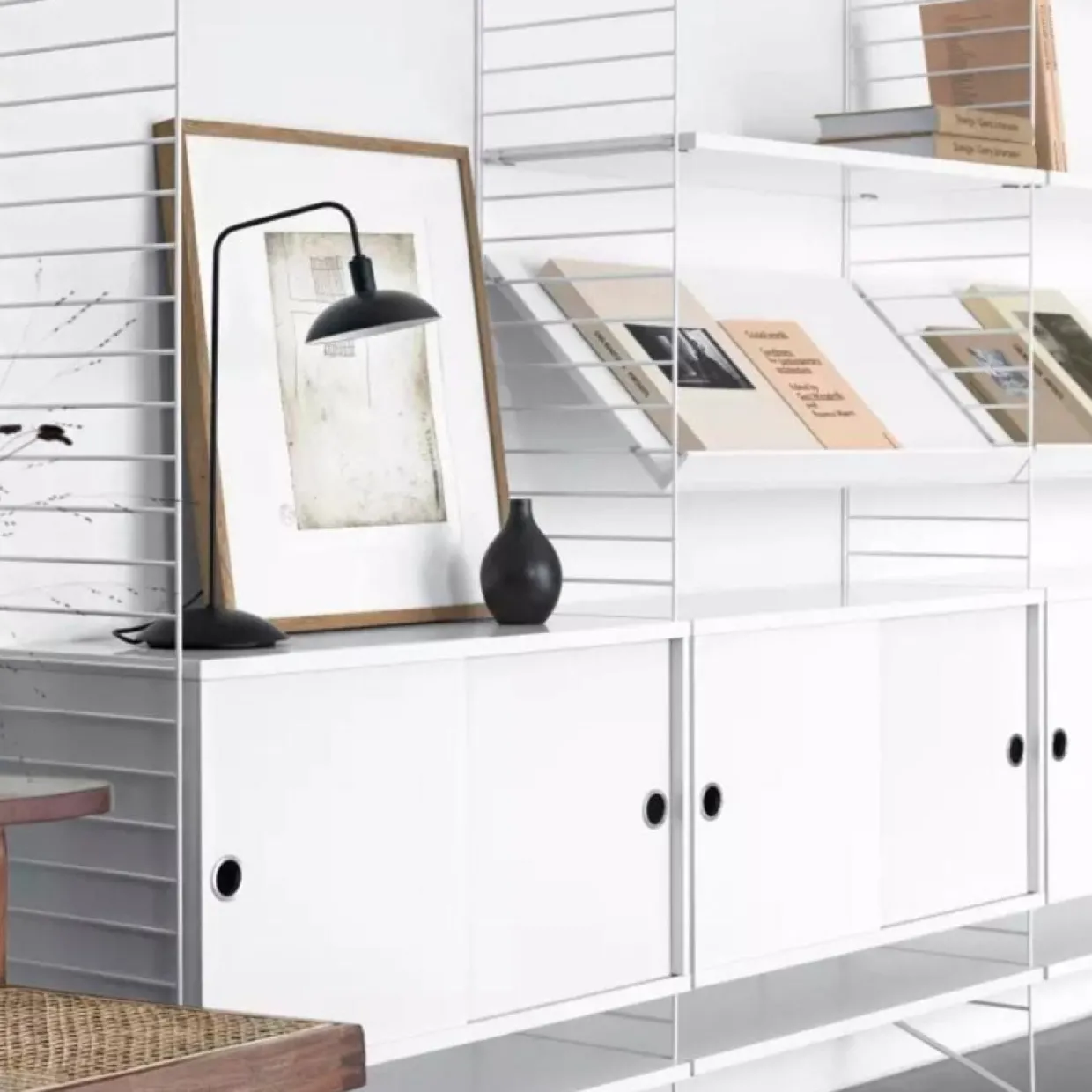 Tidskriftshylla Trä 58x30 målad