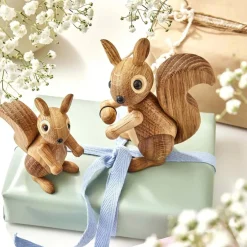 Träfigur Peanut Ekorrunge 8,5 cm Ek